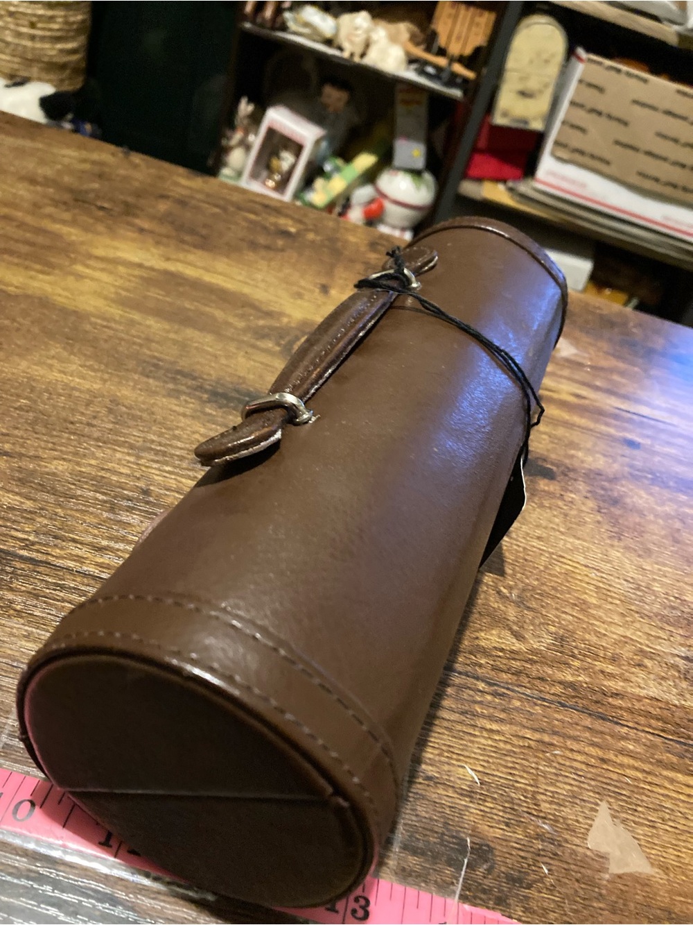 Danier genuine leather cylindrical jewelry case - Picture 13 of 14